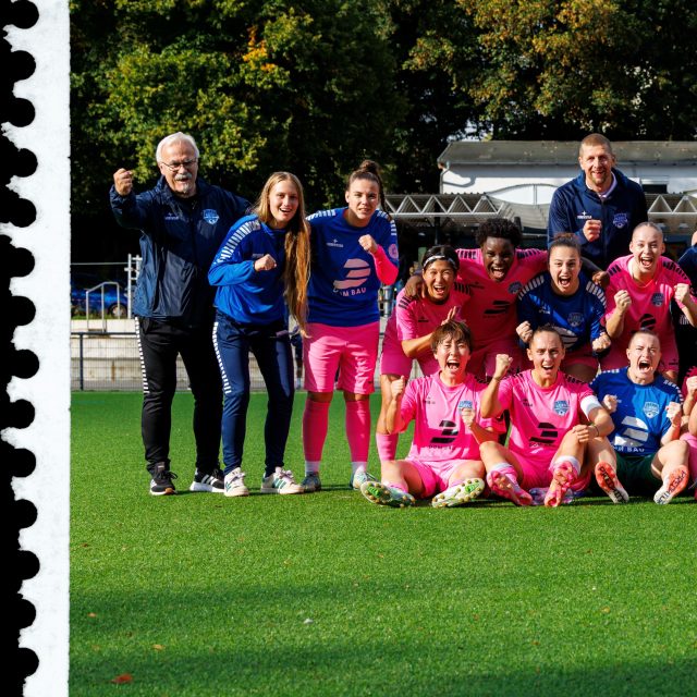 💙🤍 Die erfolgreiche Reise geht weiter 🔥
Unsere Frauen holen sich in der aktuellen Regionalliga-Saison tatsächlich schon den 4. Sieg in Folge und stehen mit 12 Punkten auf Platz 2 der Tabelle, punktgleich mit den @bvb09frauen .
Im heimischen Walter-Nilius-Sportpark bezwang das Team von Cheftrainer Björn Sobotzki die @fortunakoeln_frauen in einem engen Match mit 1:0.
Larissa Henkel @_lxrissa_07 brachte den FFC früh in Führung, die mit harter, aber souveräner Abwehrarbeit über die Ziellinie gebracht wurde.
👏 Glückwunsch dem gesamten Team auf und neben dem Platz zu dieser großartigen Leistung 💙🤍
📸 @ric.baumert
———
@dombaugmbh
@caseapartments
@bauenundleben
@burghotel_volmarstein
@derbystar
@experka_
@mcdonaldsde