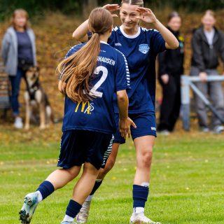 💙🤍 𝙁𝙧𝙖𝙪𝙚𝙣 𝙄𝙄 𝙡𝙚𝙜𝙚𝙣 𝙨𝙤𝙪𝙫𝙚𝙧𝙖̈𝙣 𝙫𝙤𝙧 💯

Vor dem Spiel der Regionalliga legten unsere Frauen II @1ffc.re2 grandios vor und erspielten sich bei den @sc_victoria_ickern_damen einen starken 6:0-Auswärtssieg.

Von Minute 1 zeigte der FFC eine geschlossene #Teamleistung und führte zur Pause bereits mit 5:0.

In Halbzeit 2 ließen unsere Mädels nichts mehr anbrennen und nahmen die ersten 3️⃣ Punkte mit nach Hause.

Das kommende Wochenende ist spielfrei.

📸 @ric.baumert 

@derbystar
@mcdonaldsde 
@bauenundleben 
@dombaugmbh 
@caseapartments