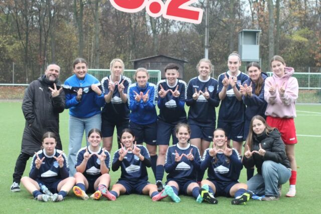 Auswärtssieg in Gelsenkirchen 💙🤍

Nach dem müden 0:0 vom letzten Spieltag, holten wir bei Horst Emscher wieder 3 verdiente Punkte! 

Nächste Woche geht's zum zweitplatzierten SpVgg Herten!

@bele_construction_gmbh 
@derbystar 
@mcdonaldsde