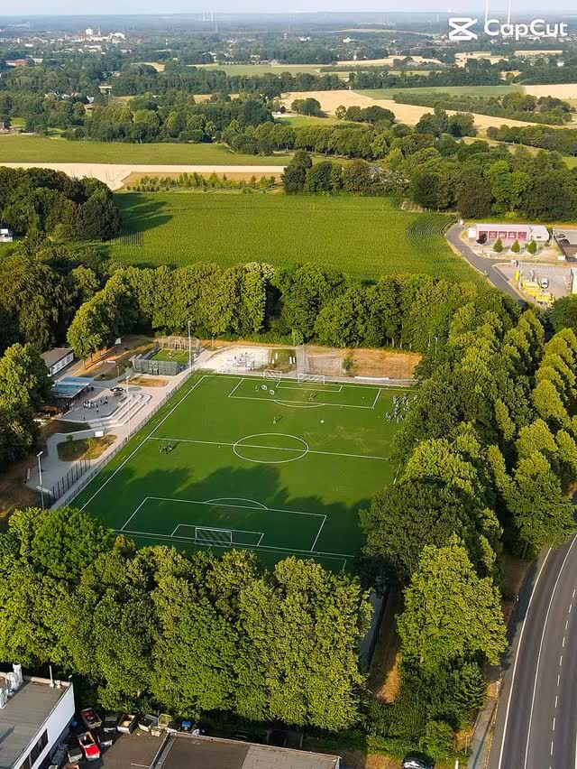 💙🤍 𝙁𝙁𝘾 𝙨𝙩𝙖𝙧𝙩𝙚𝙩 𝙞𝙣 𝙙𝙞𝙚 𝙣𝙚𝙪𝙚 𝙎𝙖𝙞𝙨𝙤𝙣 

Erste Trainingseindrücke unserer Frauen aus der gestarteten Sommervorbereitung.

✔️ gute Laune
✔️ bestes Sommerwetter
✔️ perfekter Kunstrasen

🔜 Testspiel in Freudenberg SO 19.07.  15h