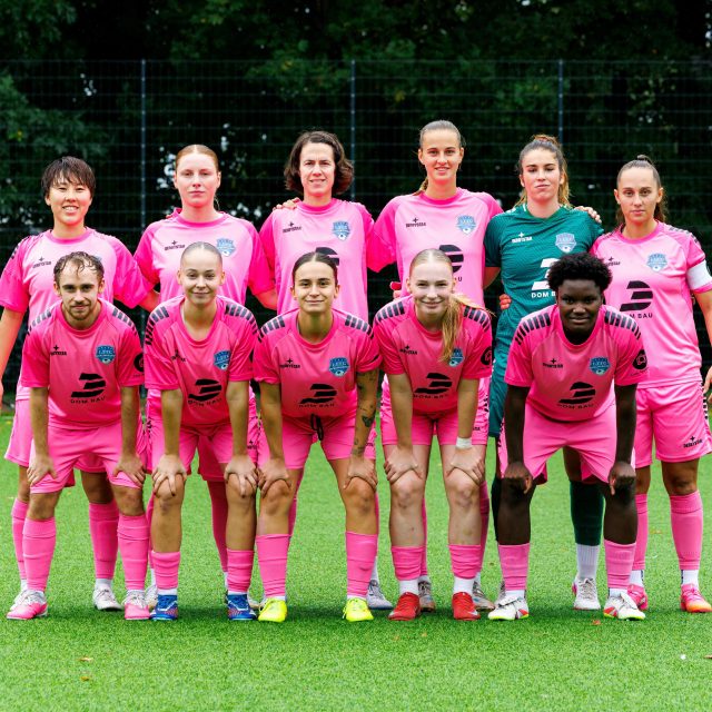 💙🤍 𝙃𝙚𝙞𝙢𝙨𝙞𝙚𝙜 𝙜𝙚𝙜𝙚𝙣 𝙁𝙤𝙧𝙩𝙪𝙣𝙖 𝙆𝙤̈𝙡𝙣

… mit großer Motivation ins Spiel gegangen
… bereits in der 5. min die Führung erzielt
… mit Leidenschaft das eigene Tor verteidigt
… und am Ende verdient 3 Punkte gefeiert 

⚽️ @1.ffcre 🆚 @fortunakoeln_frauen 

Bilder vom Spiel (Halbzeit 1)
📸 @ric.baumert 

—-
@dombaugmbh 
@caseapartments 
@burghotel_volmarstein 
@experka_ 
@bauenundleben 
@derbystar
@mcdonaldsde